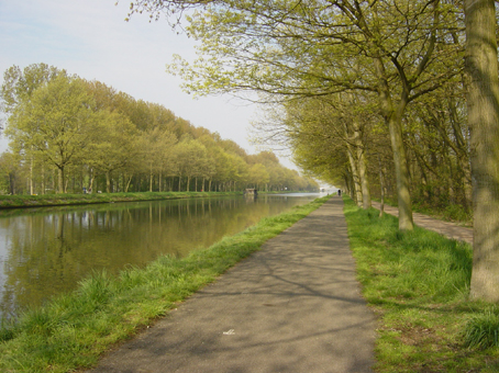 Defilé versus Stun Lommel, Limburgse, Brabantse, Kempen, GPS bike tracks, waypoints, gratis,  fietsroutes, garmin, fietsroute, fietsvakantie, fietsen, Bergeijk, regio,  Eindhoven,